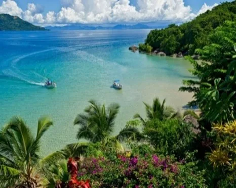 Visite de Nosy Tanikely – Déjeuner chez Zozo – Visite de Nosy Komba – Nuitée en demi-pension Exora Beach — Nosy Be, Madagascar