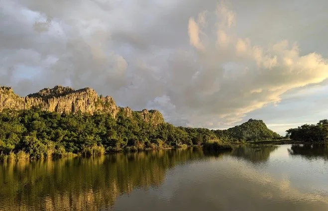 Visite des Tsingy Tsingy – Déjeuner – Visite de Mandresy – Nuitée en demi-pension IBC, Madagascar