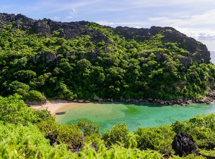 De Diego Suarez à Nosy Be : grandes baies, tsingy, forêts et lagons — Nosy Be